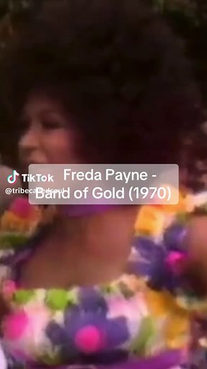 Freda Payne performs “Band Of Gold” on The Ed Sullivan Show at the Walter Reed Army Medical Center in Washington D.C. (1970) #fredapayne #bandofgold #tribecalledsoul