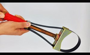 Adjustable Oil Filter Wrench, Heavy Duty Strap Removal Tool for Large Filters 9-15cm (3.5-6") - Fits Trucks, Excavators, Tractors, Easy Grip with Tension Nut