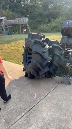 Somebody come help me.. #andersoncustomtiregrooving #reelsfypシ #tiregrooving #Mississippi #megatruck | Anderson Custom Tire Grooving