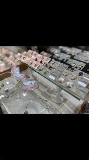 FanBoothハンドメイド雑貨店ファンブース石川県金沢市 on Instagram: "#12月21日 #金沢港クルーズターミナル #出店者様ご紹介 #fanboothイベント #クリスマス直前マルシェ ジュマージュ様 アクセサリー作家様♥️ ーーーーーーーーーーーーーー 12月21日出店、天然石やパールを使った日常使いしやすいaccessoryを作ってます。 色々カスタマイズできるブレスレットが人気です。 ぜひ店頭にてご覧ください♪ Instagram→@jumajuuu.3 ーーーーーーーーーーーーーー 今回のお買い回りゲームは、 お買い上げ点数分、カードをお渡し📑 4色コンプリートで1回くじ引きに挑戦‼️ 遊びに来てね♥️ #fanbooth #ファンブース #ハンドメイド雑貨店 #石川県金沢市入江三丁目22 #ハンドメイドマルシェ"