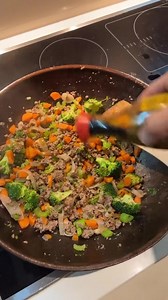 184K views · 2.8K reactions | Omg this Chilli and lime beef fried rice tastes unreal  So simple to make and so yummy. The kids loved it too without the chilli  Ingredients: Jasmine rice Minced beef Shallots/onion Carrot Celery Broccoli Soy sauce Lime Chilli  | The Body Coach | Facebook