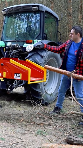 Smooth operation and efficient handling — the Remet R150 conveyor takes performance to the next level! 🔧✨ #FactoryLife #Innovation | Wood Processors