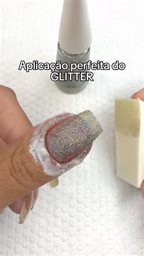 Larissa Leite Unhas on Instagram: "Aplicação perfeita do glitter as mil purpurinas 😍💅🏼 chega de desperdício e fique com muito brilho na unha Cole o ID no buscador do Mercado Livre: Risqué as mil purpurinas KNIZMF-7Z9J 🎉 12/12 chegou a data dupla com 24h de ofertas incríveis no @mercadolivre #unhas #dicasdeunhasbr #glitter #manicure #DataDupla #MercadoLivre"