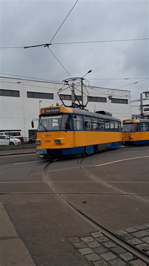Linie: E Richtung: Paunsdorf Strbf. Aufnahmeort: Paunsdorf Strbf. ———————————— Mit dabei: @trainspotter_adrian @Leipziger Nahverkehr @TramspotterLvb ———————————— #tramspotting