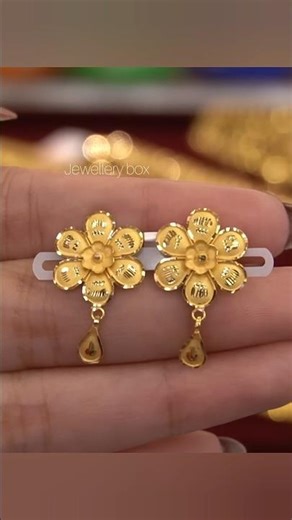 Light weight daily wear gold earrings designs 😊#shorts #viralshorts #earrings #jewellery