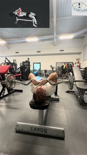 🔥 Extension des Triceps Allongé à la Barre EZ : développe des bras puissants ! 💪