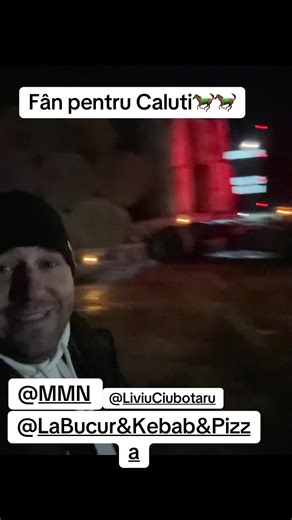 Fân proaspăt pentru cai și pizza delicioasă