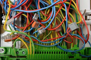 Are You Allowed To Splice Or Pigtail In A Breaker Panel? - Cohesive Homes