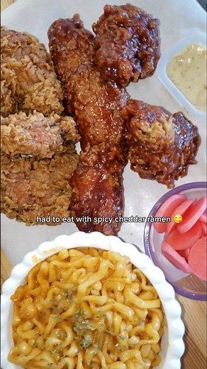 kentucky fried chicken's honey bbq and mike's hot honey spicy wings were so good 👌