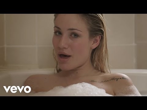 Megan - Sous ma peau (Clip officiel)