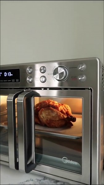 Simplify holiday cooking with Midea’s All-in-One Air Fryer Oven #sponsored