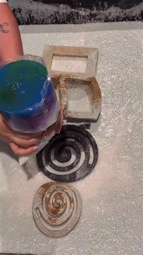 Powder Bombs: Satisfying Laundry Squeeze