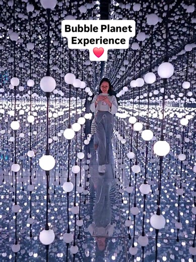 L O N D O N | 🫧 @Bubble Planet Experience - this is when I enjoy tagging along with friends who have kids the most! You get to enjoy it just as much, if not more, than the kids themselves! 😂❤️ 📍Bubble Planet , 22 Fulton Rd, Wembley HA9 0TF 🤩🫧More of a kid-focused experience, but it’s good to forget we’re adults sometimes and let our inner child out! And what better way than diving into a bacteria-filled ball pit to help you let go? 🤢😆 There are plenty of photo opportunities, and the rooms