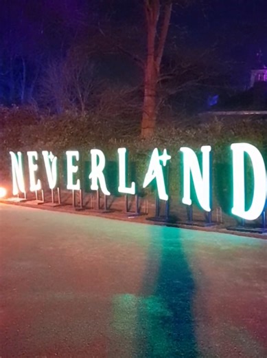 Take me back #peterpan #london #lightshowmagic