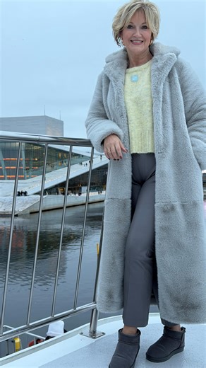 Katrin on Instagram: "Fjord cruise silent with an electric boat … silent around islands and into the evening … lighting up a beautiful city #oslo#reel#dipanario"