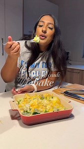 The BEST broccoli and cauliflower bake🎄👌 Even the fussiest of eaters will devour this. I make this every Christmas because its such a classic side dish. It has everything you need! Garlic, butter, cream and cheese all in one dish! Ingredients 1 bag broccoli and cauliflower florets 1/2 cup of water to steam the veggies For the sauce 4 tbsp butter 3 cloves garlic, finely chopped 1/2 tsp Origanum 1 1/2 heaped tbsp flour 2 cups milk 40g grated parmesan cheese 1 cup grated cheddar cheese Pinch of n