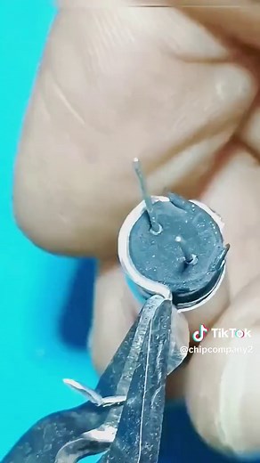 What's in the capacitor? #semiconductor#transistor#electronics#electronicproject#electronic#electroniccomponents#integratedcircuit#parati#fypシ