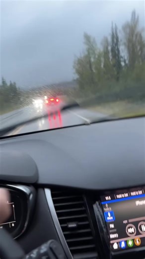 This shit was too funny on my way to work and this chick got mad I tried to pass her almost causing an accident when she speed up an cut infront of me and passed another vehicle had I not slowed down I’d have pitted her then proceeded to do this. #fairbanks #physco