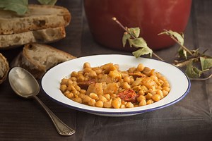 Callos con garbanzos, a la gallega: una receta contundente, perfecta para el frío