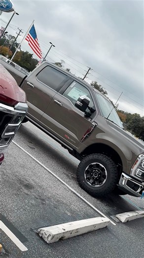 Marsh Grey or Ruby Red… which one would you park in your driveway? 😏🔥 | Beck Ford Lincoln