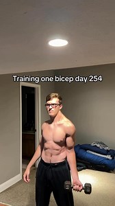 Skipping leg day is basic. Skipping ONE ARM? Advanced. | Raw Footage