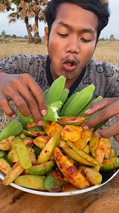 678K views · 10K reactions | Big and long mango, looks delicious 襤 | Learning Insider | Facebook