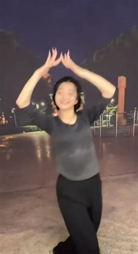 Zhuoma Tibetan Music Finger Dance Performance Heartfelt Singing Cover by Fengbao Asian Folk Art