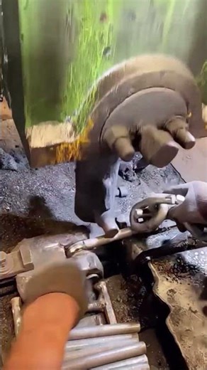 Amazing threading process of iron chain rings