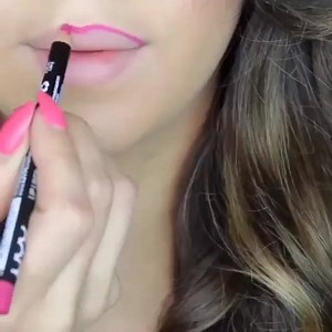 Visit our website for more video tutorials http://askthis.me/49/knotted-loop-waterfall-braid-hairstyle | Eyeliner