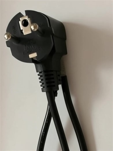 “Ever noticed the tiny holes in your plug? They’re not just decoration.” From grounding pins to hidden safety features, there’s a reason European plugs are designed this way 🔌🧐 Find out what those holes really do in the comments 👇📘 | Worldwide Stars