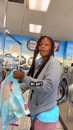 Helping Out a Stranger in Need | Heartwarming Gesture Caught on Camera!