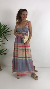 11K views · 326 reactions | Nuevo vestido VENEZIA 35,99€ talla S/M y L/XL  https://bit.ly/3cDXjNN  Envío GRATIS  *NO acumulable con cambio/devolución gratis | Chela | Facebook