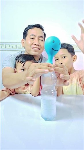 DIY Balloon Experiment! 🎈 (Baking Soda + Vinegar) #science #kidsscience #familyfun
