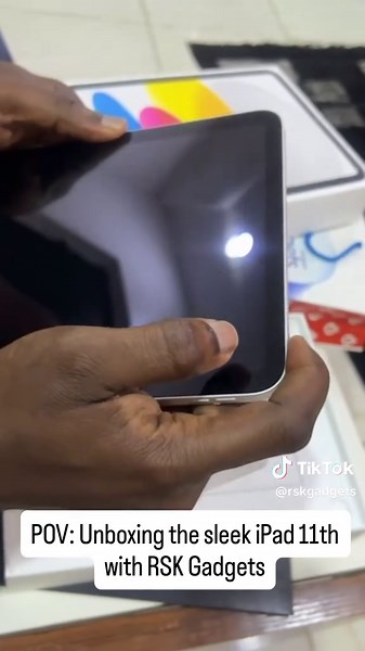 Unboxing the Brand New iPad 11th Gen Experience