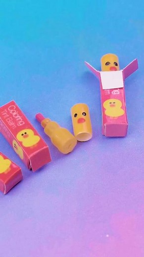 Have you tried making DIY mini lipstick for barbie?#tiktok #easydiy #diyproject #viral#cute #barbie #delicious #lipstick #beauty #barbie #trending #viral