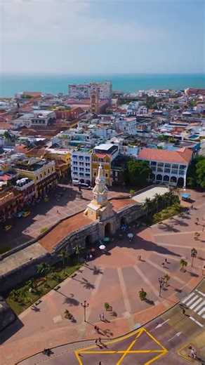 🇨🇴Cartagena is one of Colombia’s most iconic cultural destinations, where history, literature, and gastronomy come together. From colonial streets to Caribbean flavors shaped by African, Indigenous, and local traditions, this city captures the essence of Colombia’s cultural identity. 📚☀️ #colombia #cartagenacolombia #culturaltravel #colombianculture #latinamericanhistory | Uncover Colombia