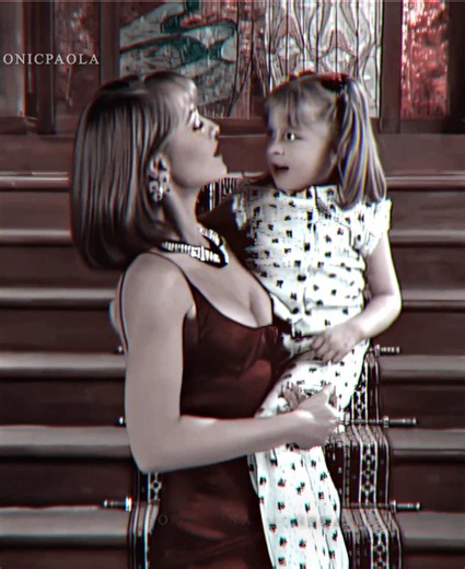 Subir videos antiguos de Paola Bracho y Lisette — La Usurpadora (1998)