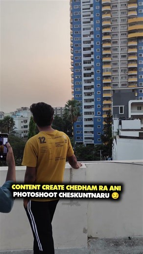 They came for content… stayed for the photoshoot 😂 Tag those friends #viral #india #trending
