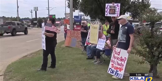 ArkLaTex United holds protest in Texarkana against Trump administration, policies
