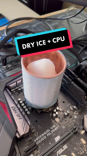 Dry Ice Cooling CPU Experiment! PC Building and Gaming