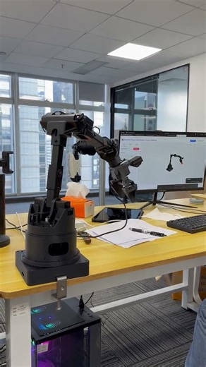 Seamless Sync: Robotic Arm Control via SparkVis Platform 🤖✨​