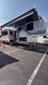 77K views · 22K reactions | This Camper Has 3 Bedrooms And 2 Bathroom. Located  @campingworld Made by 奈@openrangervs #camper #rv #tinyhome #motorhome #tinyhouse #tinyhomeonwheels #campertour #tinyhouseonwheels #campervan #rvtour | Beer Run Bus | Facebook