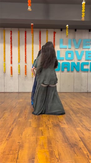 2.7K views · 50 reactions | #dance #dancer #dancereels #dancevideo #dancelife #dancecover #danceindia #danceclass #danceplus #dancegoals #dancemusic #bollywooddance #danceworld #dancebattle #dancemoves #dancetime #dancepractice #dancefloor #dancer #dancers #dancersworld #danceworld | trendi.dance.reels | Facebook