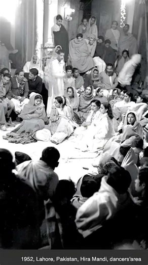 Hira Mandi area of Lahore, Pakistan, in 1952. #tarikhiindia #lahore #pakistan #hiramandi