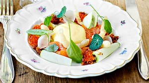 Röding med äpple och ängssyra