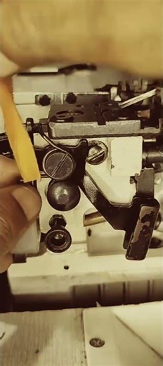 overlock machine #side cover#lock setting 🛠️🪛
