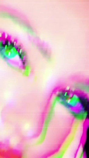 Understood the assignment: Disco 🪩💿 @simihazebeauty