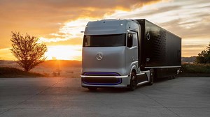 Daimler Presents GenH2 Truck Fuel-Cell Concept Truck