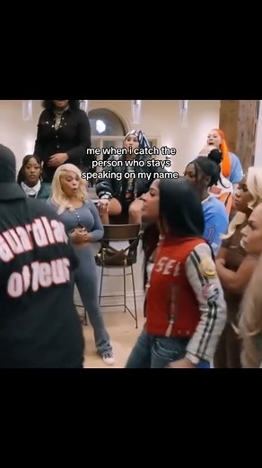 dolly in the backround omg 😭😭😭 | Thezeusnetworkbaddies