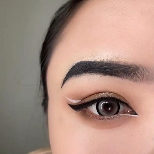 EyebrowDrawingTutorialForBeginners #WaterproofSweatproofSmudgeproofMakeup